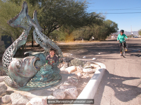 5.28 Sonoran Sucker and Horned Lizard sculpture by Joseph Lupiani in water-harvesting chicane rwm