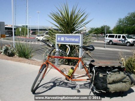 07-xtracycle-biking-to-airport-img_6998-wm