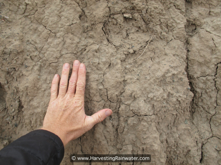 fig-31-eroding-exterior-of-yakhchal-img_5635-rwm