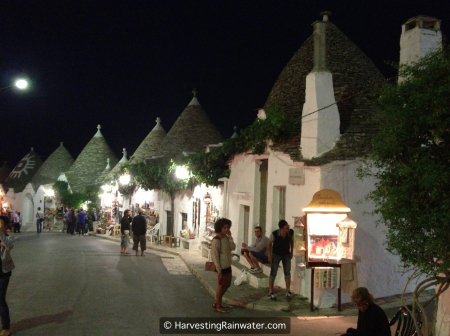 1-tulli-in-alberobello-img_0943-wm